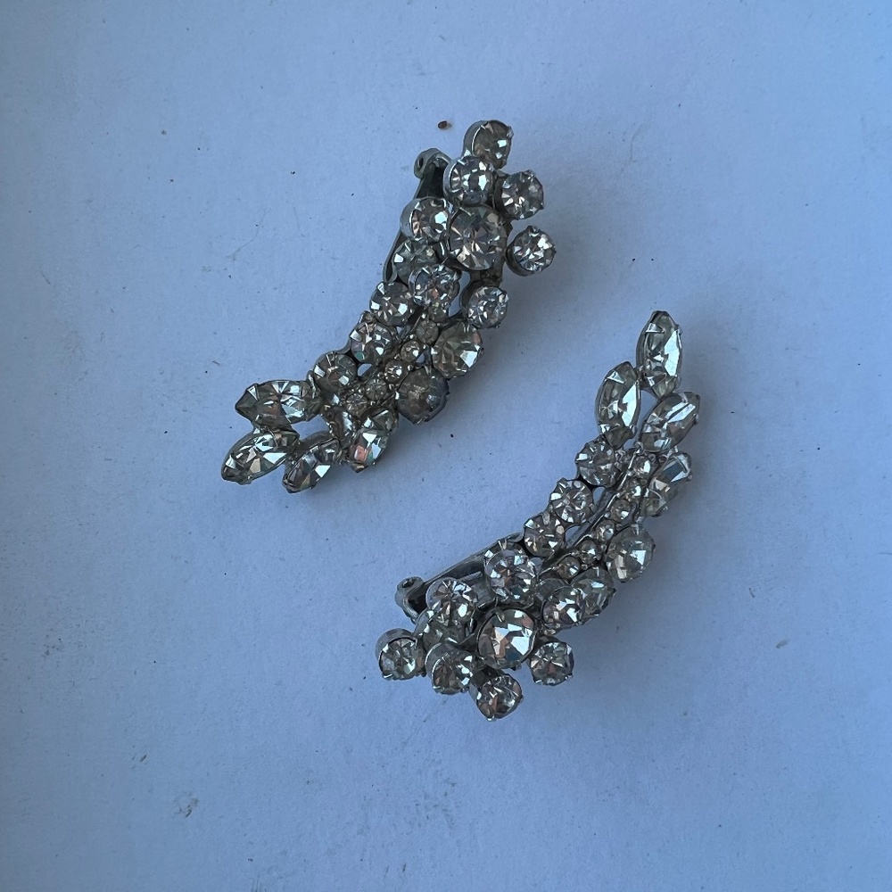 Clip on rhinestone earrings (pinup)